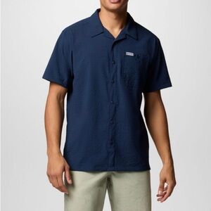 Columbia Men's Dark Blue Casual Button Down Shirt